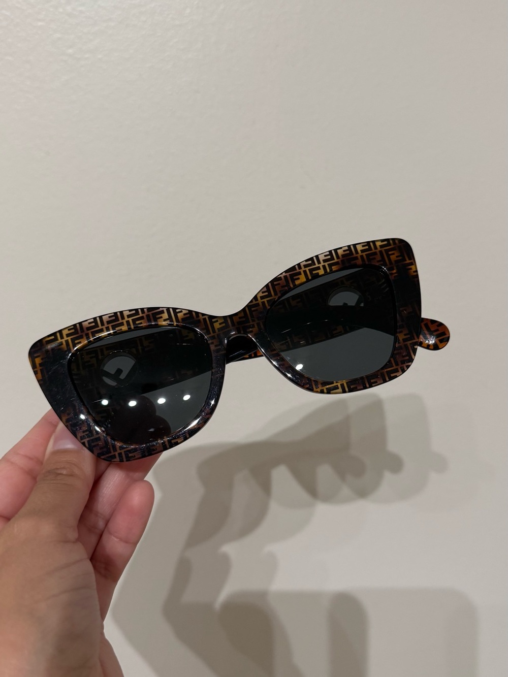 Fendi FF logo cat-eye sunglasses